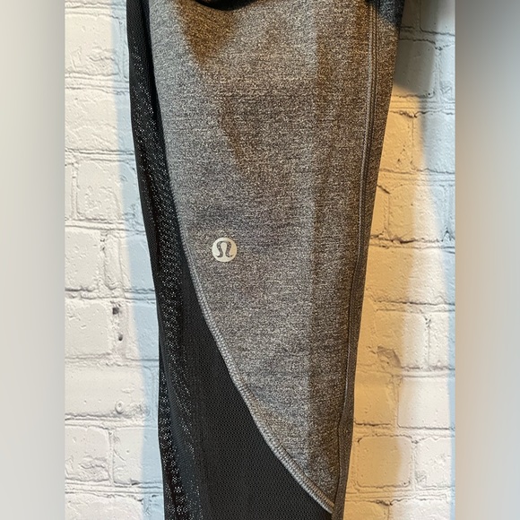 Lululemon Run Around Tight (RARE) - Picture 7 of 15